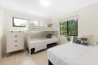 Soundhaven 1 Noosa Parade with Pool - 1