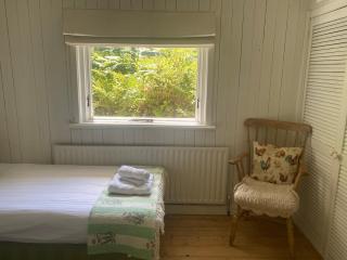 Roberts’ Cottage - 5