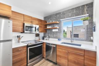 Contemporary Studio Hub in DTPH - Pool & Parking - Phoenix - 3