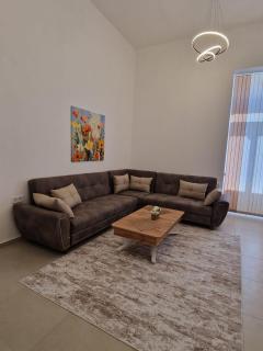 Elena Apartments in Absolute Center - 2