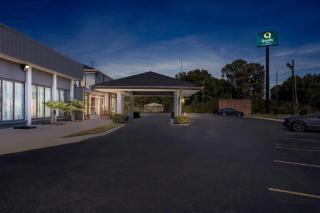 Quality Inn Little Rock on I-30 Near Littlerock airport - 5