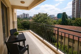 Kilimani 3BR - Pool - WiFi - City Views - 1