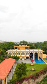 ELIVAAS Signature Still River Suites - 1