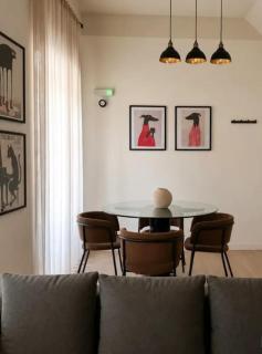 Modern Designer Apartment Private Yard - 4