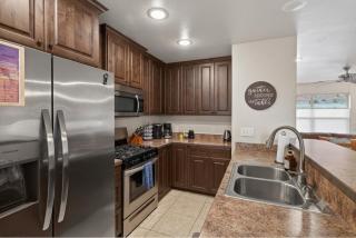 Red Rock Villa with Private Hot Tub and 2 King Suites - 7