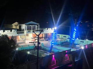 Cliff Castle Premium Stay - West Wing - 7