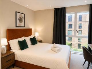 The Pullman Suite - Stylish Apartment by York Station & City Walls - 5