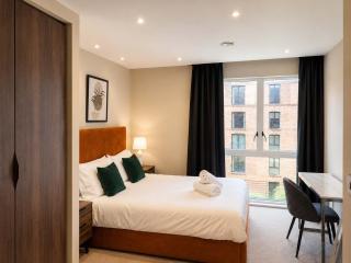 The Pullman Suite - Stylish Apartment by York Station & City Walls - 3