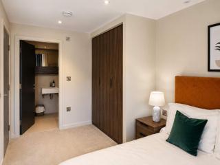 The Pullman Suite - Stylish Apartment by York Station & City Walls - 2