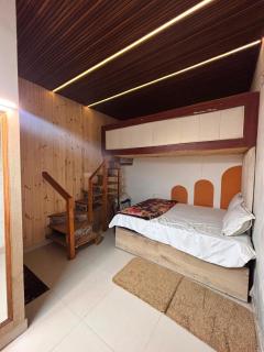 The Brainstorm Den - 1