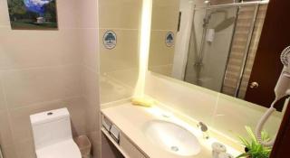 GreenTree Inn Jiangsu Wuxi Huishan High-Speed Rail Qianzhou Chongwen Road Business Hotel - 1