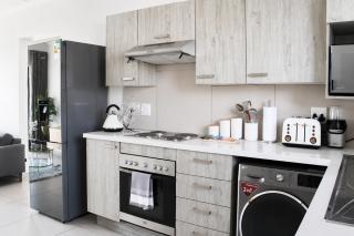 Luxury Midrand Apartment with Home Office - 2