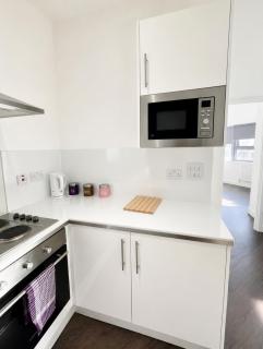 Extra large 2Bedroom 2Bathroom Apartment with Parking Contractor Friendly In Croydon city Centre - 8