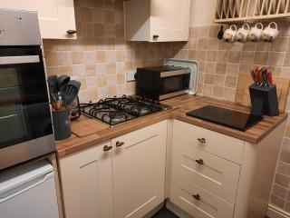 Welsh character cottage with wood burning stove - 2