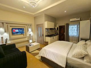 Milestone Boutique Apartments - 8