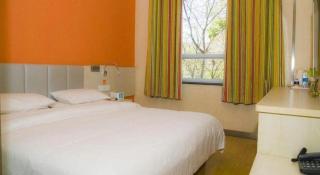 7 Days Inn Zhangye Gaotai County Central Square - 2