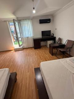 Emilia Hotel Batumi Old Town - Batoemi - 1