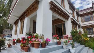Gyalu's Residency - 4
