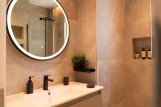 Mateo Apartments - 5