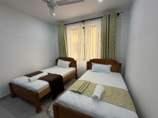 Palm Breeze - 7