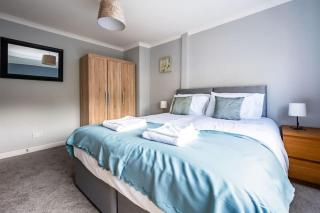 Scotia House -3 bed house in Larkhall with private driveway - 4
