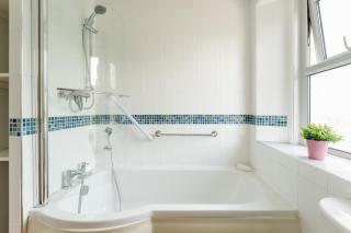 Glorious 6 bed detached Victorian Villa by the sea - 6