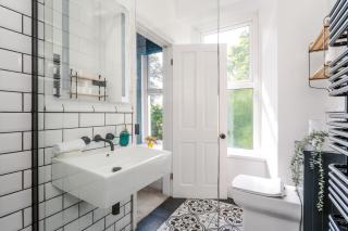 Glorious 6 bed detached Victorian Villa by the sea - 7