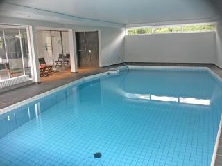 Moderne Ferienwohnung mit Seeblick, Pool & Balkon - 9