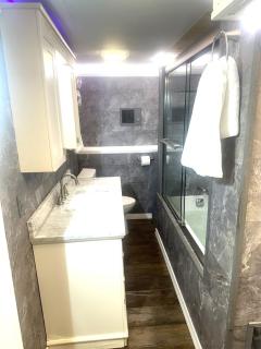 Secret Hot Tub King Haven Hideout - 0