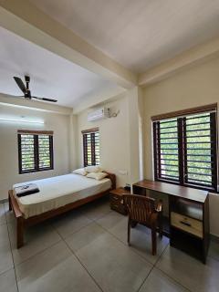 Madonna Meadows Homestay - 5