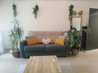 Le Cosy grand 2 Pièces avec TERRASSE couverte JARDIN et place de parking - 0