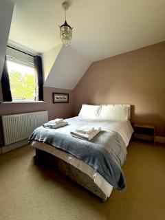 Fables - storybook cottage, Suffolk sunsets - 1