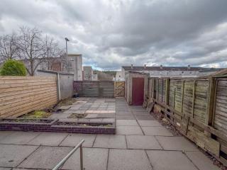 3 Bedroom house in Cumbernauld with walk in shower - 2