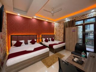 Hotel Red Velvet Suites - 8