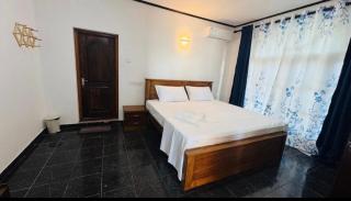 Scola Beach Inn - 5