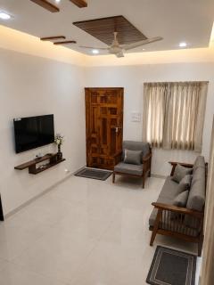 Wale's Hilltop Villa - 8