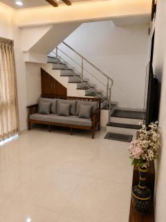 Wale's Hilltop Villa - 7