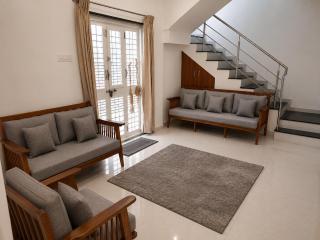 Wale's Hilltop Villa - 9