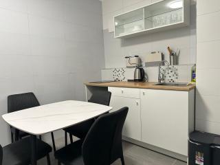 Modernes Studio mit Küche, WLAN, Parkplatz - 1