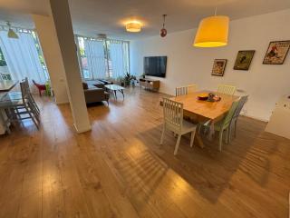 Big quiet Cottage in centre Raanana - 4