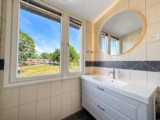 3 Floor Villa With 6 Bedrooms For Workers Near Volvo - 4