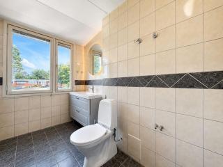 3 Floor Villa With 6 Bedrooms For Workers Near Volvo - 3