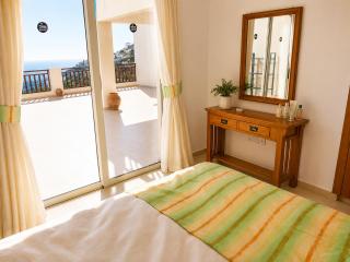 First floor 2 bedroom apartment, large balcony, amazing sea views, communal pool - 1