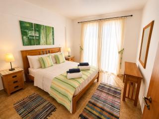 First floor 2 bedroom apartment, large balcony, amazing sea views, communal pool - 2