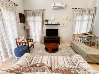 Villa Iris Cottage Traditional Cosy Pool Homestay - 7