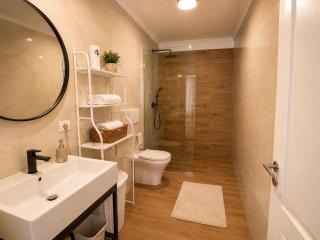 Central 2BR Apartment in Heart of Blloku - 9