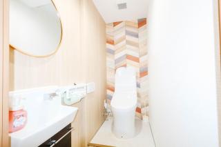 Shinjuku#ookubo#kabukicho#New built 4beds room,3 toilets, 2 shower rooms#新宿中心#大久保#歌舞伎#地铁站步行2分#新建一栋3层楼 4个卧室3个卫生间2个浴室1个客厅#高速无限制网络#智能马桶#干湿分离103 - 5