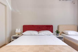 Lian Rooms 3 - Modern Classic Triple --- BRAND NEW - Lungomare 3 min walk - 1
