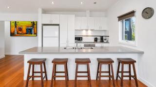 Rumah Pantai by Ready Set Stay - BYO LINEN & TOWELS - 8
