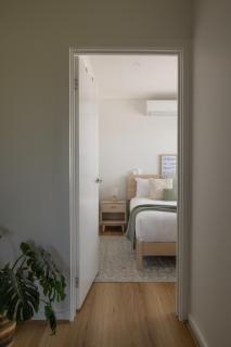 2BD Stylish Family Escape Heart of Reservoir - 5